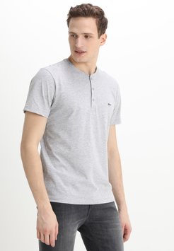 lacoste grande taille